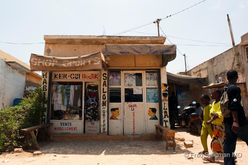 20090529_121552 D3 P1 P1.jpg - Hair salon, small village near Dakar